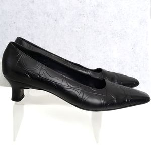 Salvatore Ferragamo Pump Gancini Low Heel 9 black